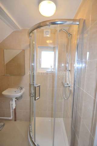  Image of 1 bedroom House Share to rent in Wokingham Road Earley Reading RG6 at Wokingham Road  Reading, RG6 1LH