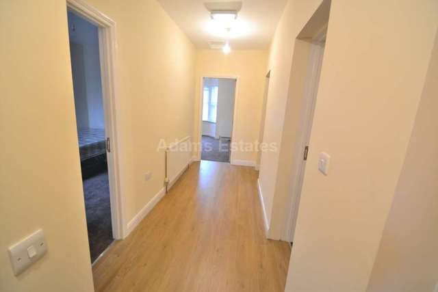  Image of 1 bedroom House Share to rent in Wokingham Road Earley Reading RG6 at Wokingham Road  Reading, RG6 1LH