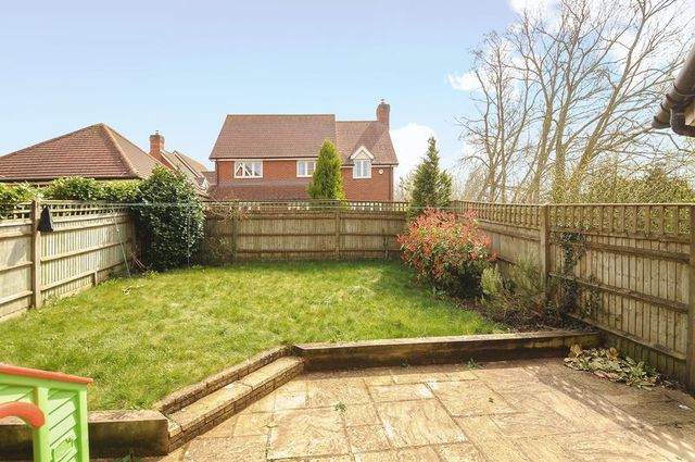  Image of 5 bedroom Semi-Detached house for sale in Wolage Drive Grove Wantage OX12 at Wolage Drive Grove Wantage, OX12 9FB