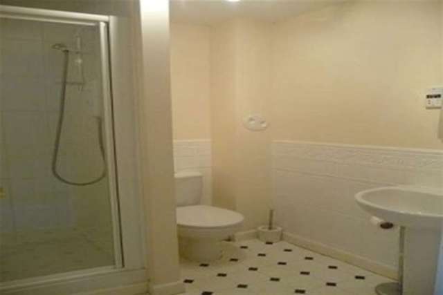  Image of 2 bedroom Flat to rent in Woodburn Park Hamilton ML3 at Hamilton, ML3 6AL