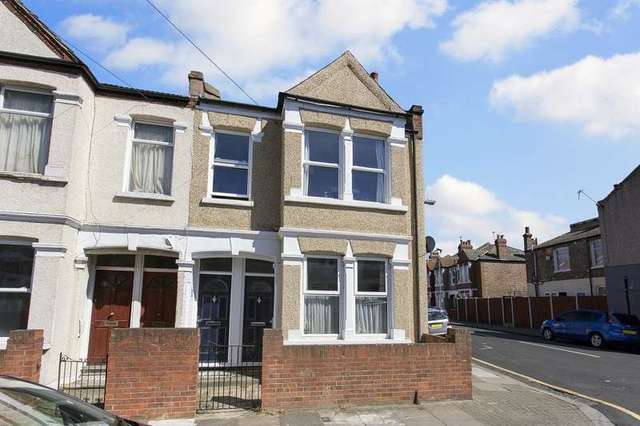  Image of 2 bedroom Flat for sale in Woodbury Street London SW17 at Woodbury Street  London, SW17 9RP