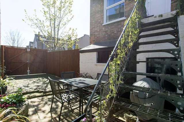  Image of 2 bedroom Flat for sale in Woodbury Street London SW17 at Woodbury Street  London, SW17 9RP