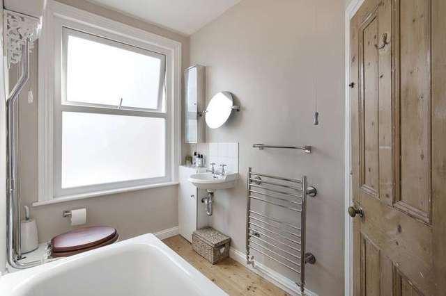  Image of 2 bedroom Flat for sale in Woodbury Street London SW17 at Woodbury Street  London, SW17 9RP