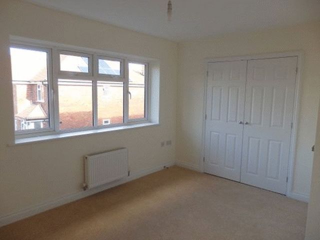  Image of 3 bedroom Terraced house to rent in Woodcote House Court Woodcote Green Road Epsom KT18 at Woodcote House Court Woodcote Green Road Epsom, KT18 7DG
