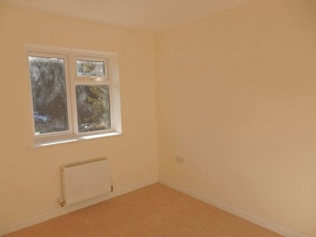  Image of 3 bedroom Terraced house to rent in Woodcote House Court Woodcote Green Road Epsom KT18 at Woodcote House Court Woodcote Green Road Epsom, KT18 7DG