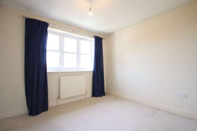  Image of 2 bedroom End of Terrace to rent in Woodhouse Street Binfield Bracknell RG42 at Woodhouse Street Binfield Bracknell, RG42 4RA