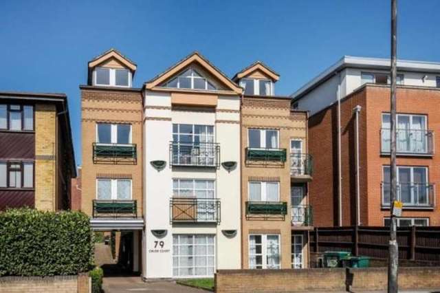  Image of 2 bedroom Flat to rent in Worple Road London SW19 at London  Wimbledon, SW19 4LS