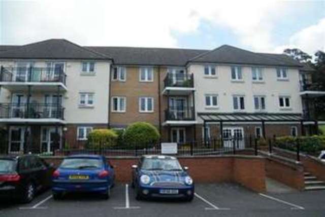  Image of 1 bedroom Flat to rent in Yeovil BA21 at Yeovil, BA21 4HB