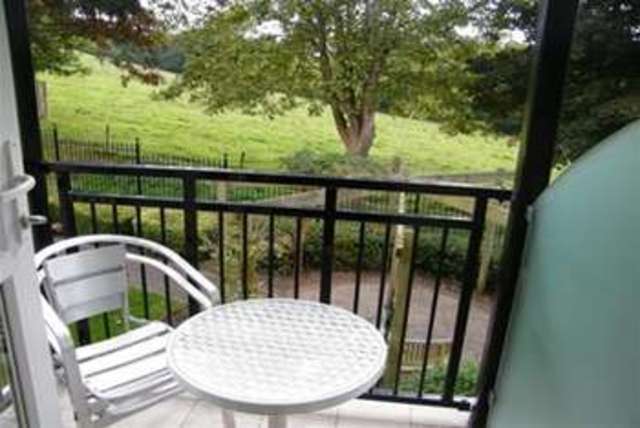  Image of 1 bedroom Flat to rent in Yeovil BA21 at Yeovil, BA21 4HB