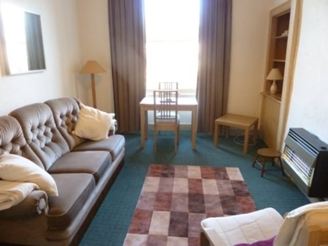  Image of 1 bedroom Flat to rent in Yeaman Place Edinburgh EH11 at Polwarth Edinburgh Edinburgh, EH11 1BS