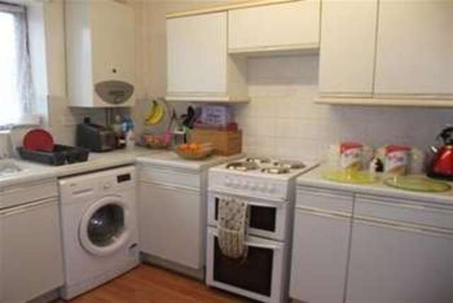  Image of 1 bedroom Flat to rent in Seaton Road Yeovil BA20 at Yeovil, BA20 2AW