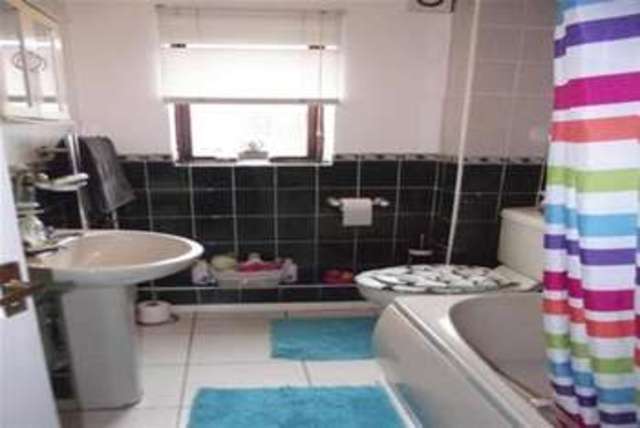  Image of 1 bedroom Flat to rent in Seaton Road Yeovil BA20 at Yeovil, BA20 2AW