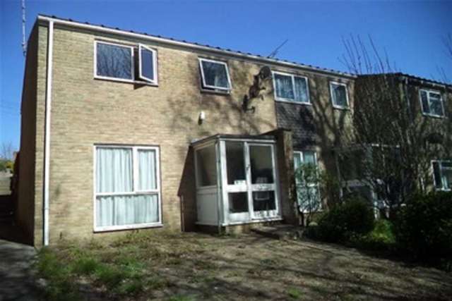  Image of 3 bedroom Semi-Detached house to rent in Abbots Way Yeovil BA21 at Yeovil, BA21 3HX