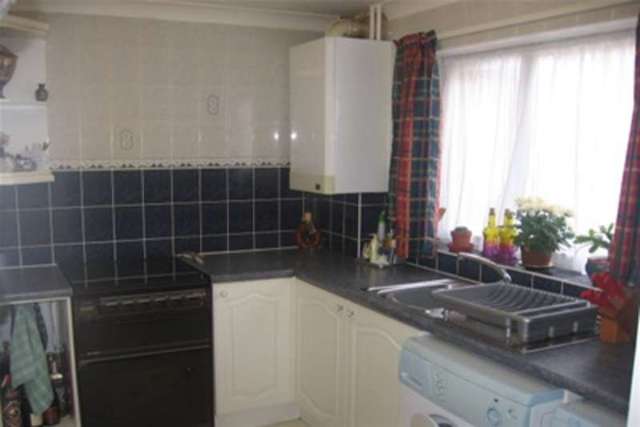  Image of 3 bedroom Semi-Detached house to rent in Abbots Way Yeovil BA21 at Yeovil, BA21 3HX