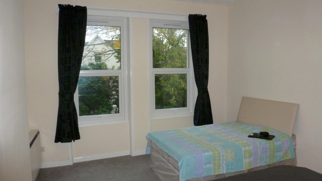  Image of Apartment to rent in Pine Tree Glen Westbourne Bournemouth BH4 at 5 Pine Tree Glen Westbourne Bournemouth, BH4 9EJ