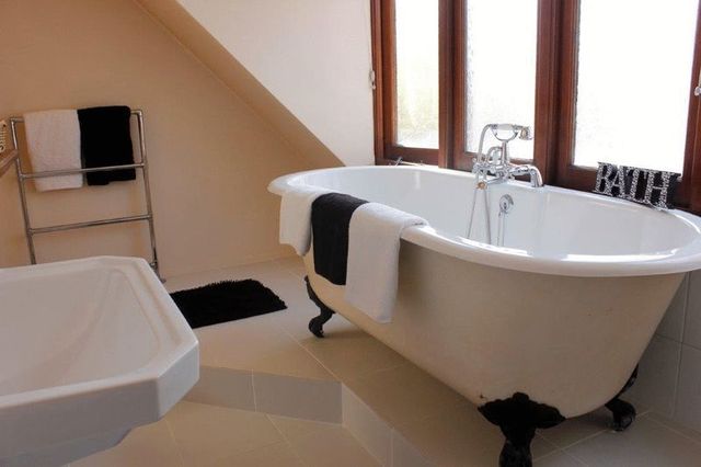  Image of 4 bedroom Detached house for sale in Sturges Road Bognor Regis PO21 at Sturges Road  Bognor Regis, PO21 2AH