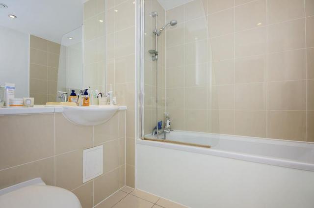  Image of 2 bedroom Apartment to rent in Lloyds Row London EC1R at London, EC1R 4AD