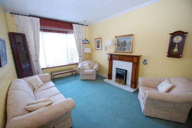  Image of 3 bedroom Flat for sale in Kingsbridge Drive Glasgow G44 at 116 Kingsbridge Drive  Kingspark, G44 4JS