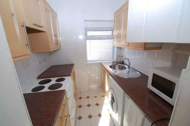  Image of 3 bedroom Flat for sale in Kingsbridge Drive Glasgow G44 at 116 Kingsbridge Drive  Kingspark, G44 4JS