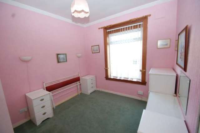  Image of 3 bedroom Flat for sale in Kingsbridge Drive Glasgow G44 at 116 Kingsbridge Drive  Kingspark, G44 4JS