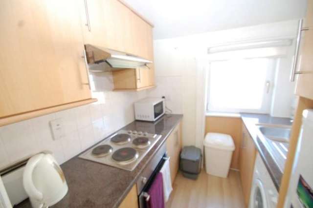  Image of 3 bedroom Flat for sale in Kingsbridge Drive Glasgow G44 at 118 Kingsbridge Drive  Kingspark, G44 4JS