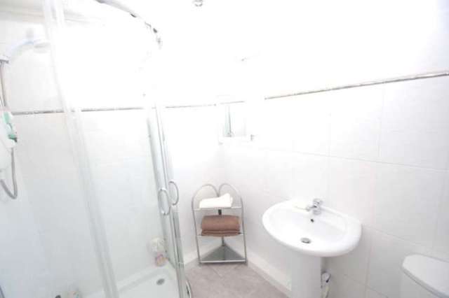  Image of 3 bedroom Flat for sale in Kingsbridge Drive Glasgow G44 at 118 Kingsbridge Drive  Kingspark, G44 4JS