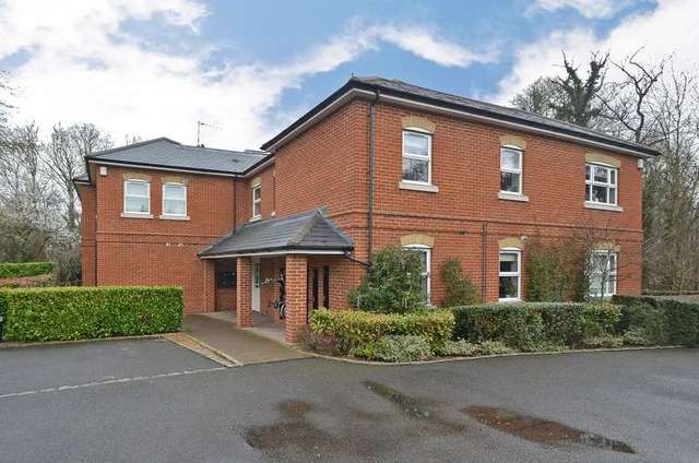  Image of 12 bedroom Flat for sale in Hatchet Lane Winkfield Windsor SL4 at Hatchet Lane  Winkfield, SL4 2BW