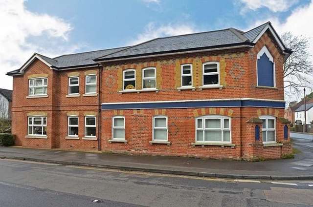  Image of 12 bedroom Flat for sale in Hatchet Lane Winkfield Windsor SL4 at Hatchet Lane  Winkfield, SL4 2BW
