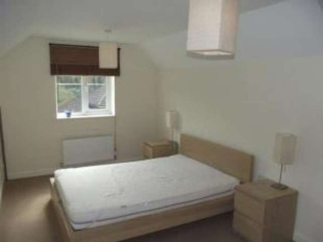  Image of 1 bedroom Flat for sale in Burgess Road Shirley Southampton SO16 at 129 Burgess Road Southampton Lordswood, SO16 7AE