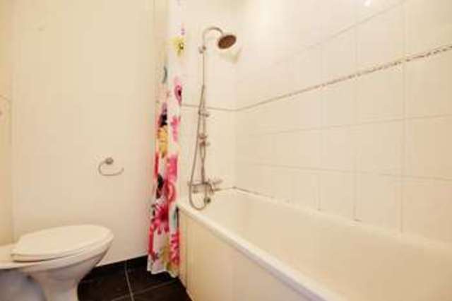  Image of 1 bedroom Flat for sale in Daubeney Road London E5 at Daubeney Road  Hackney, E5 0EN