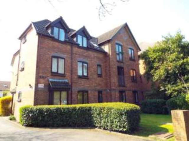  Image of 1 bedroom Flat for sale in Banister Road Shirley Southampton SO15 at 18 Banister Road Southampton Shirley, SO15 2JT