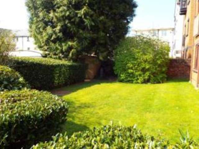  Image of 1 bedroom Flat for sale in Banister Road Shirley Southampton SO15 at 18 Banister Road Southampton Shirley, SO15 2JT