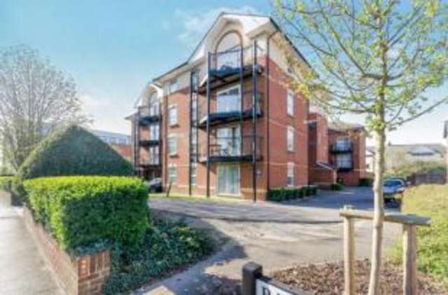  Image of 2 bedroom Flat for sale in Archers Road Shirley Southampton SO15 at 19 Archers Road Southampton Shirley, SO15 2NR