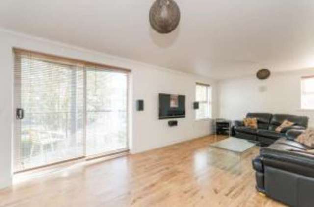  Image of 2 bedroom Flat for sale in Archers Road Shirley Southampton SO15 at 19 Archers Road Southampton Shirley, SO15 2NR