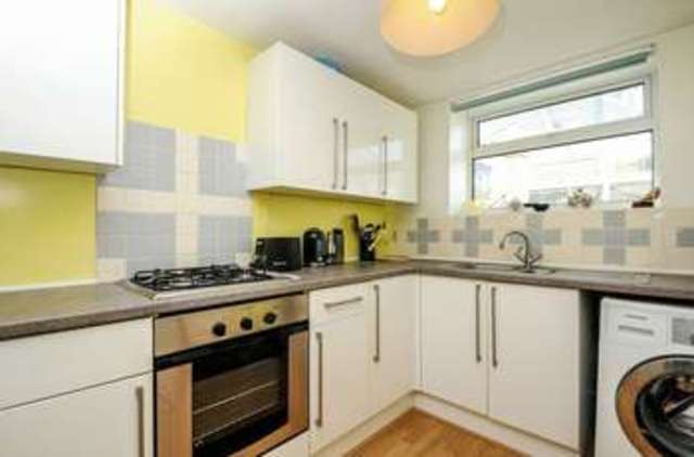  Image of 2 bedroom Mews for sale in Sunnyside Swan Street Kingsclere Newbury RG20 at Swan Street Kingsclere Newbury, RG20 5PW