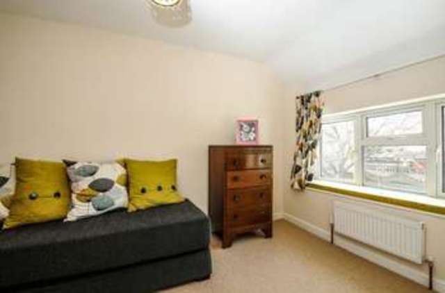  Image of 2 bedroom Mews for sale in Sunnyside Swan Street Kingsclere Newbury RG20 at Swan Street Kingsclere Newbury, RG20 5PW