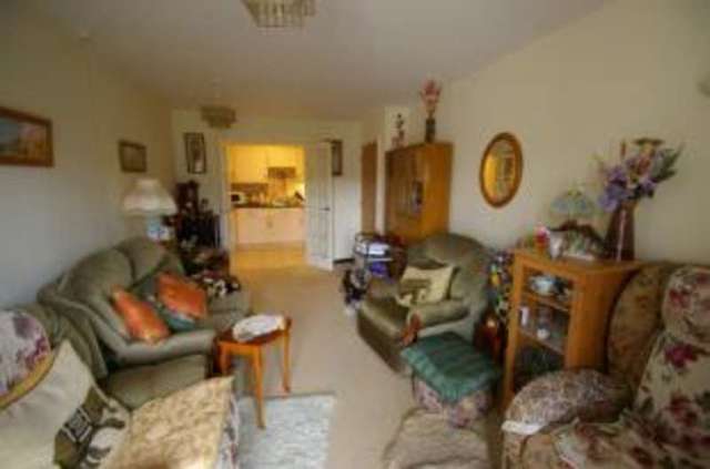  Image of 2 bedroom Flat for sale in Station Road Plympton Plymouth PL7 at 20 Station Road Plymouth Plym Bridge, PL7 2AT
