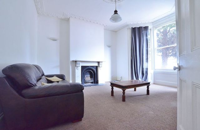  Image of 4 bedroom Terraced house to rent in Reedholm Villas London N16 at Albion Road  Newington Green, N16 9LP