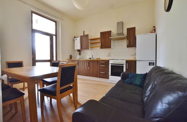  Image of 4 bedroom Terraced house to rent in Reedholm Villas London N16 at Albion Road  Newington Green, N16 9LP