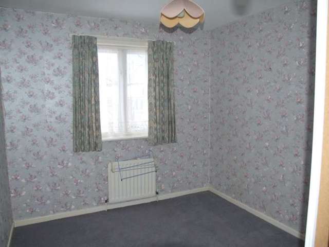  Image of 3 bedroom Semi-Detached house to rent in Sanderling Court Bradford BD8 at Sanderling Court  Bradford, BD8 0RD