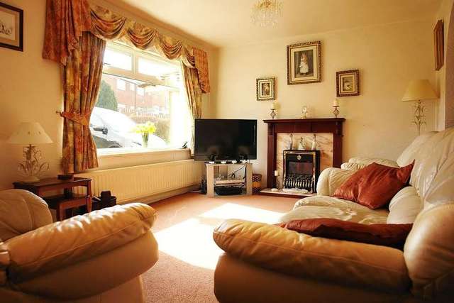  Image of 4 bedroom Detached house for sale in Priestley Way Shaw Oldham OL2 at Shaw Oldham Lancashire, OL2 8HU