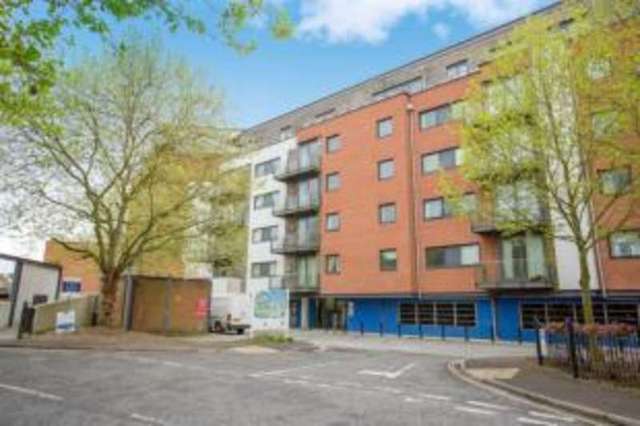  Image of 2 bedroom Flat for sale in Channel Way Ocean Village Southampton SO14 at 32 Channel Way Southampton Northam, SO14 3JA