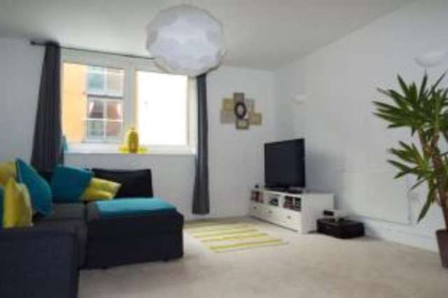  Image of 2 bedroom Flat for sale in Channel Way Ocean Village Southampton SO14 at 32 Channel Way Southampton Northam, SO14 3JA