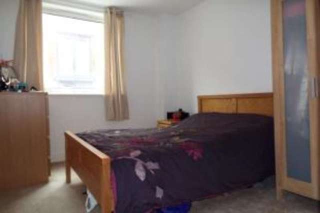 Image of 2 bedroom Flat for sale in Channel Way Ocean Village Southampton SO14 at 32 Channel Way Southampton Northam, SO14 3JA