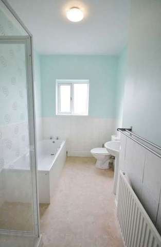  Image of 4 bedroom Terraced house to rent in Wath Road Wombwell Barnsley S73 at Wath Road Wombwell Barnsley, S73 0SE