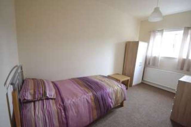  Image of 4 bedroom Terraced house to rent in Wath Road Wombwell Barnsley S73 at Wath Road Wombwell Barnsley, S73 0SE