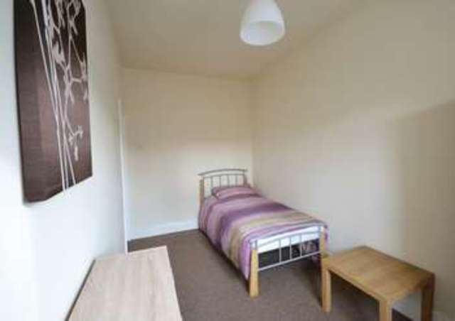  Image of 4 bedroom Terraced house to rent in Wath Road Wombwell Barnsley S73 at Wath Road Wombwell Barnsley, S73 0SE