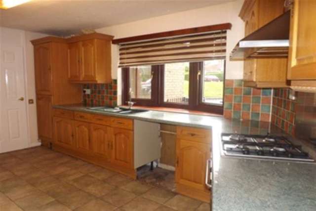  Image of 3 bedroom Detached house to rent in Bristol Avenue Murdishaw Runcorn WA7 at Runcorn, WA7 6JH