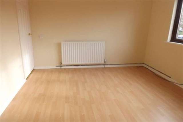  Image of 3 bedroom Detached house to rent in Bristol Avenue Murdishaw Runcorn WA7 at Runcorn, WA7 6JH