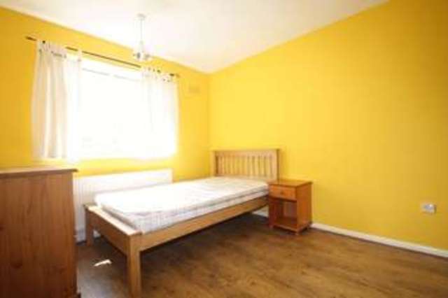  Image of 4 bedroom Semi-Detached house to rent in Fairways Avenue Benton Newcastle upon Tyne NE7 at Fairways Avenue  Newcastle Upon Tyne, NE7 7UB